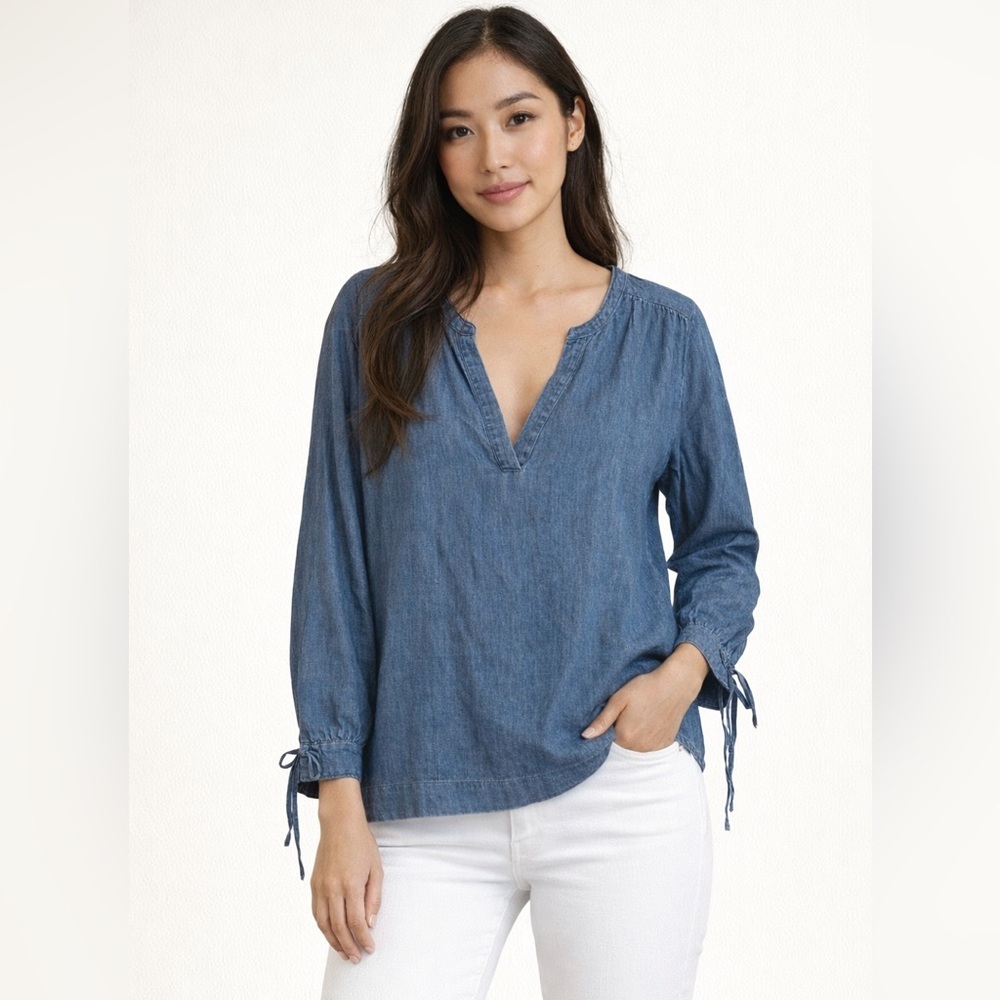 NWT Old Navy Medium Wash chambray XL Light Weight Denim Henley Jean Split V Top
